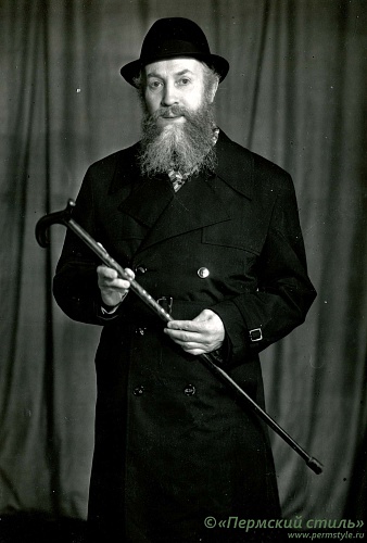 о.Владимир (Жохов)_108, протоиерей. С тростью. (Из архива о.Алексия (Марченко)
