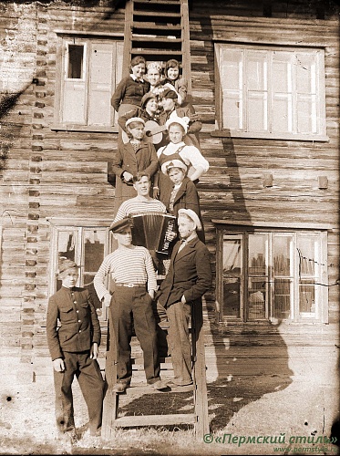 Жители Краснокамского р-на, 1930-е годы, фот.Георгий Зеленин