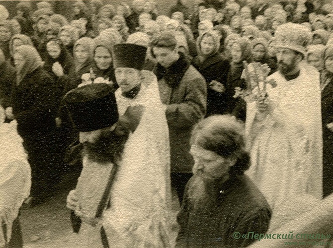 о.Александр (Булычев)_004, протоиерей. Крестный ход, о.Александр в центре