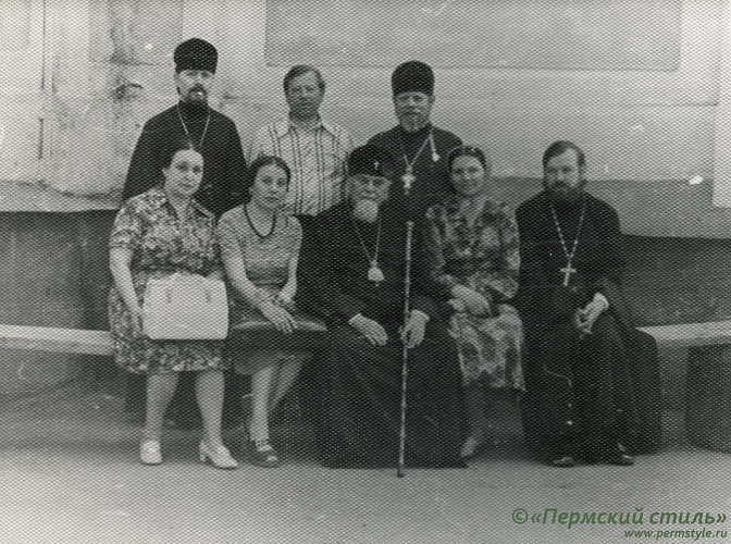 Николай (Бычковский), архиепископ_14. Во втором ряду - о.Иоанн Сексяев (будущий архимандрит Стефан) и о.Герман Бирилов