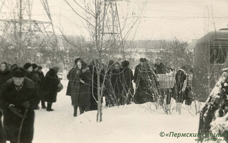 Виктор (Плешков)_011, тайный монах. Похороны на Южном кладбище, февраль 1977 года