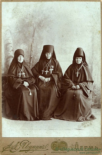 Нина (Хвальковская) игумения_02. С игумениями. Пермь, 1907 год