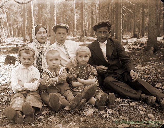 Жители Краснокамского р-на, 1930-е годы, фот.Георгий Зеленин
