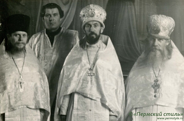 о.Михаил (Лукканен)_016, протоиерей. Всехсвятская церковь, 1959 год. С иереем Германом (Бириловым), диаконом Владимиром и протоиерем Борисом (Поповым)