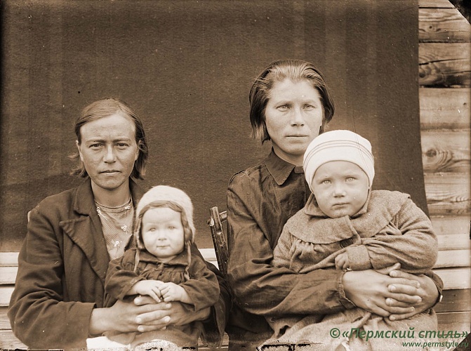 Жители Краснокамского р-на, 1930-е годы, фот.Георгий Зеленин