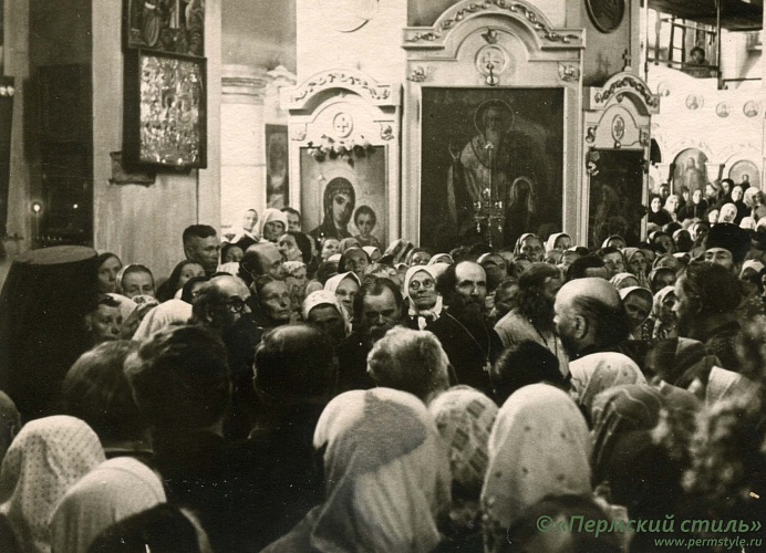 Иоанн Мельников, священник_30. В храме с прихожанами